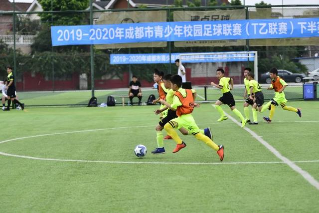 约基奇31分掘金大胜马刺回西部第一 爵士擒鹰