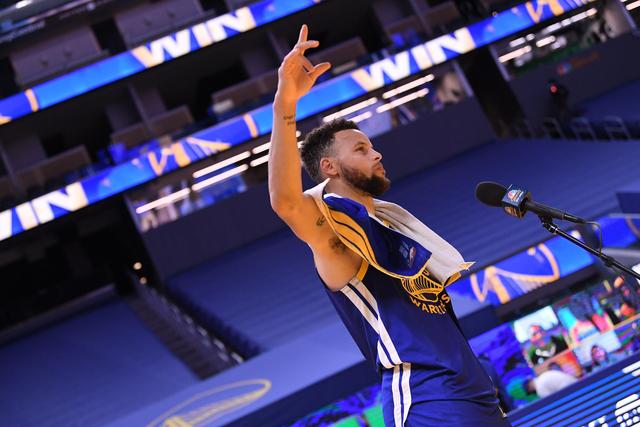 英媒：热刺也有意费耶诺德后卫汉茨科