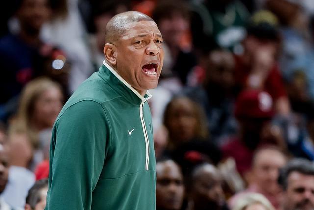 NBA全明星正赛：东部轰211分取胜 利拉德获MVP